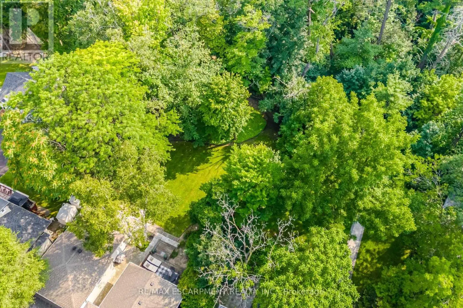 2126 GRANGE DRIVE