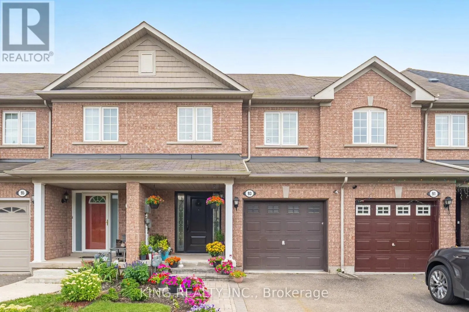 93 CRYSTAL GLEN CRESCENT