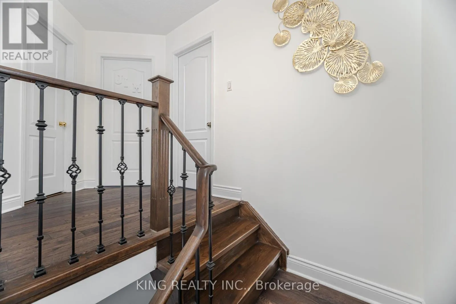93 CRYSTAL GLEN CRESCENT