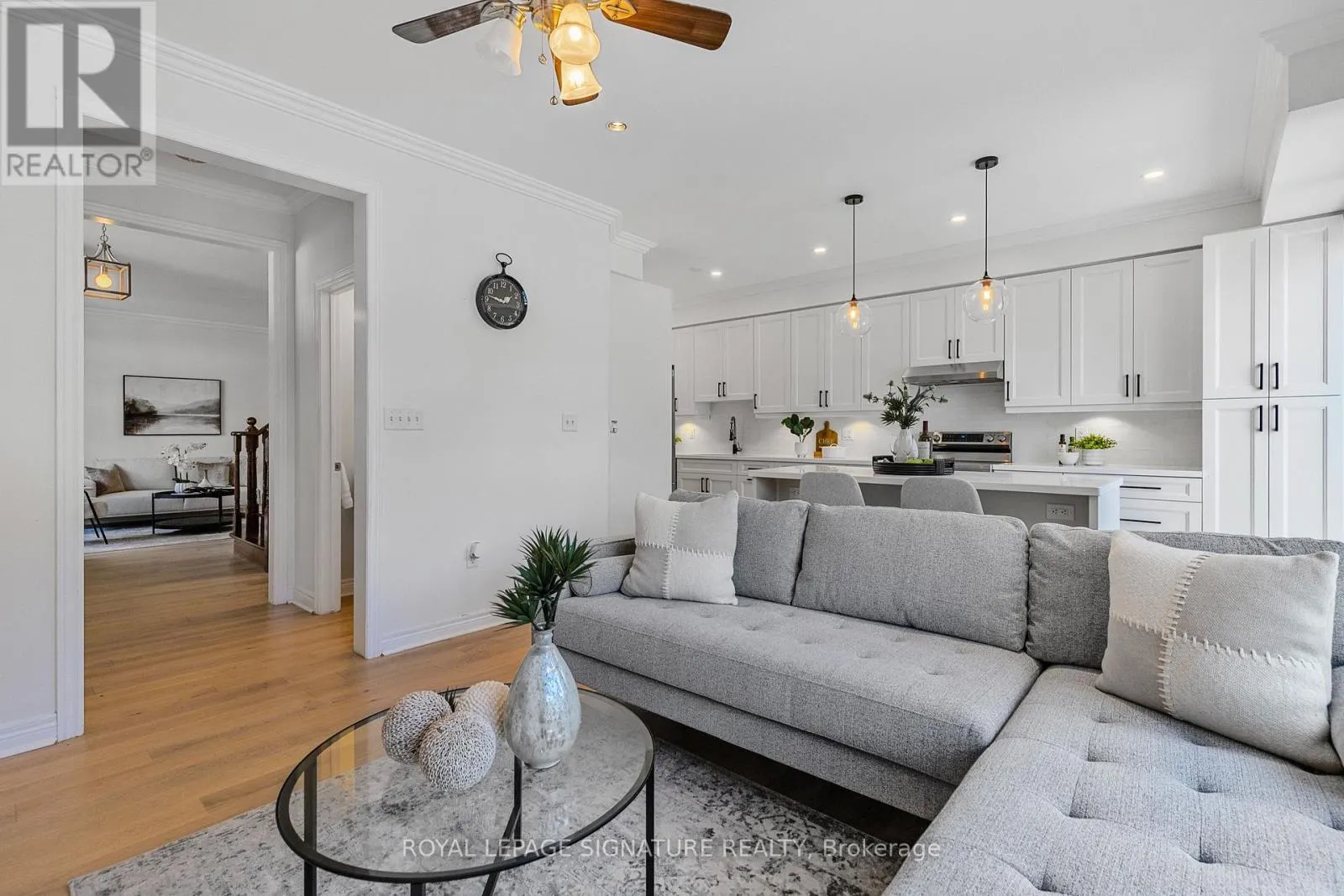 25 - 2295 ROCHESTER CIRCLE
