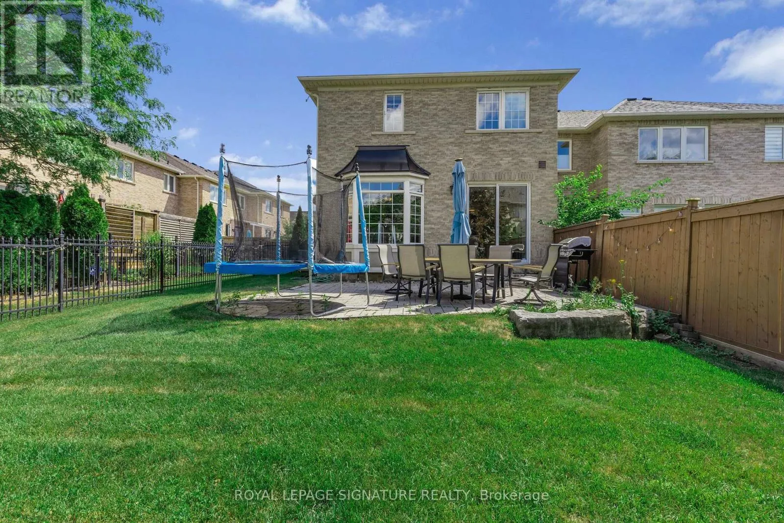 25 - 2295 ROCHESTER CIRCLE
