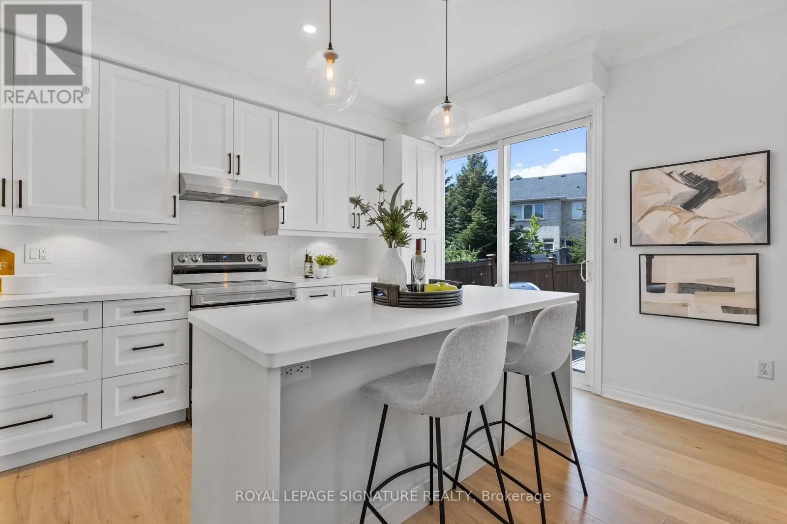 25 - 2295 ROCHESTER CIRCLE