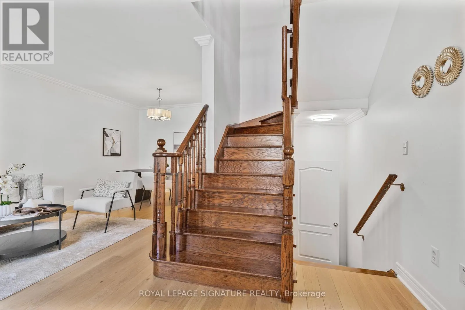 25 - 2295 ROCHESTER CIRCLE