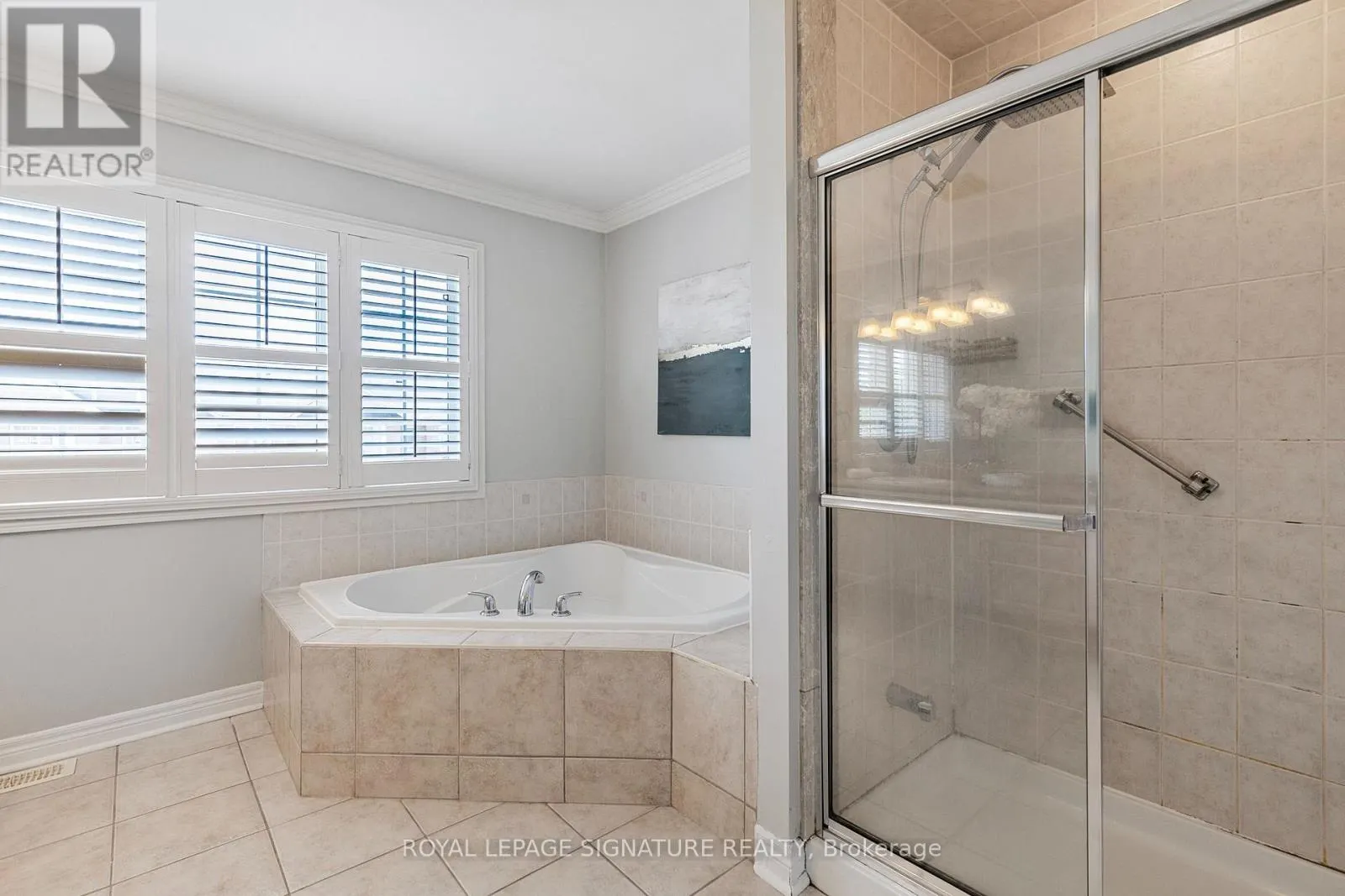 25 - 2295 ROCHESTER CIRCLE