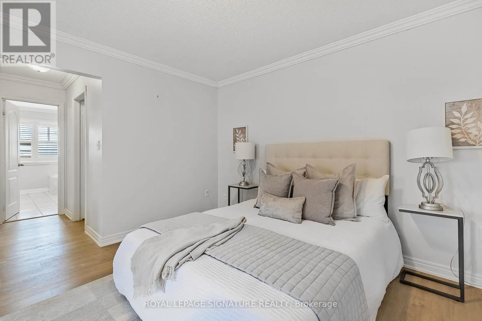 25 - 2295 ROCHESTER CIRCLE