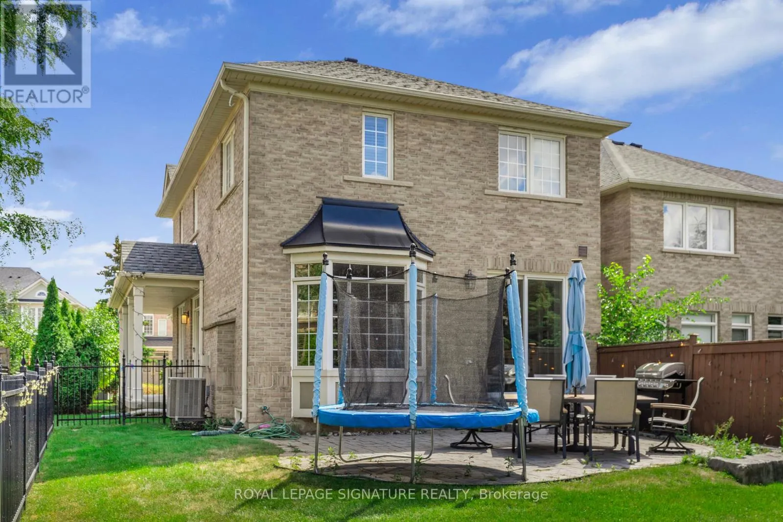 25 - 2295 ROCHESTER CIRCLE
