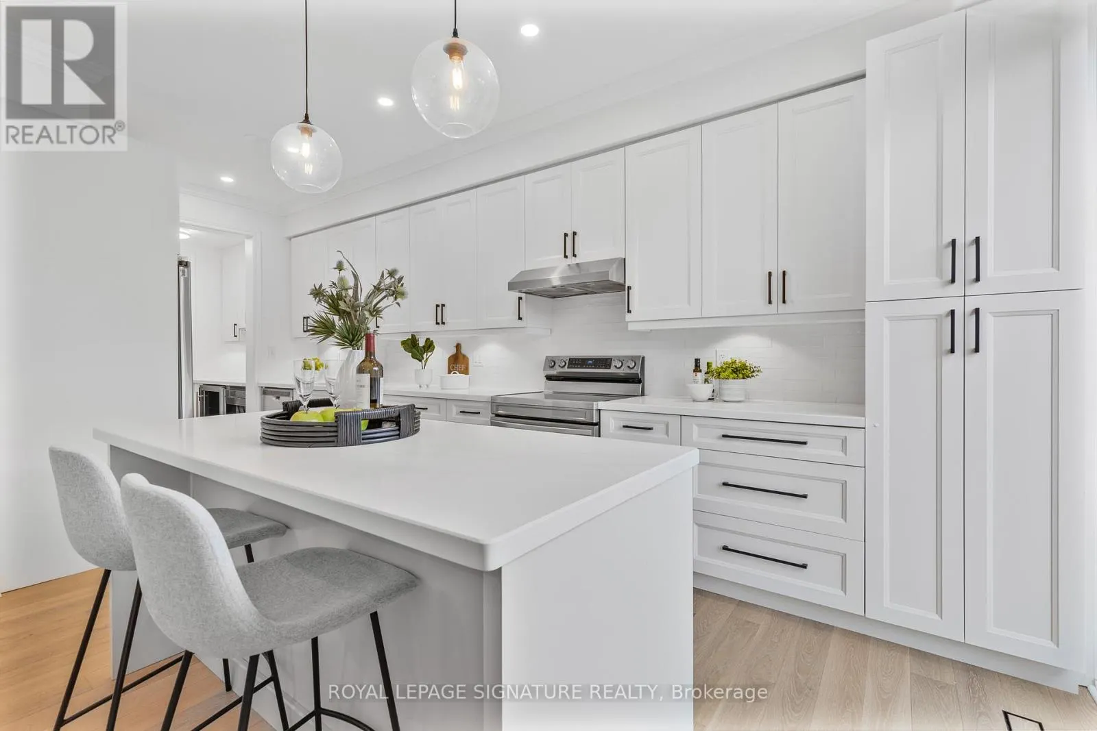 25 - 2295 ROCHESTER CIRCLE