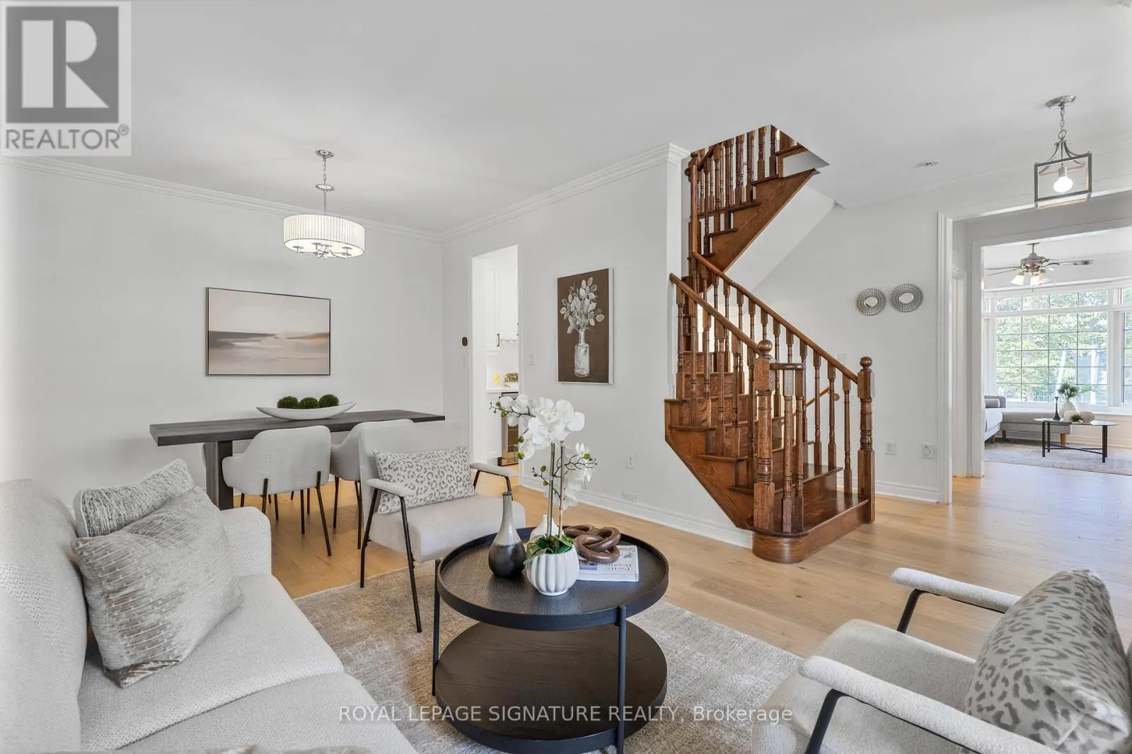 25 - 2295 ROCHESTER CIRCLE