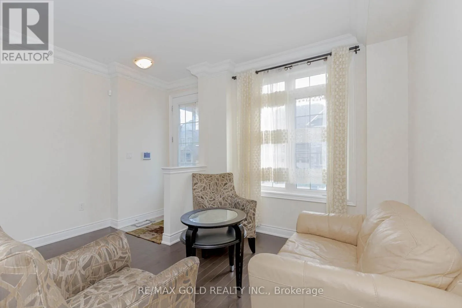 34 FOLGATE CRESCENT