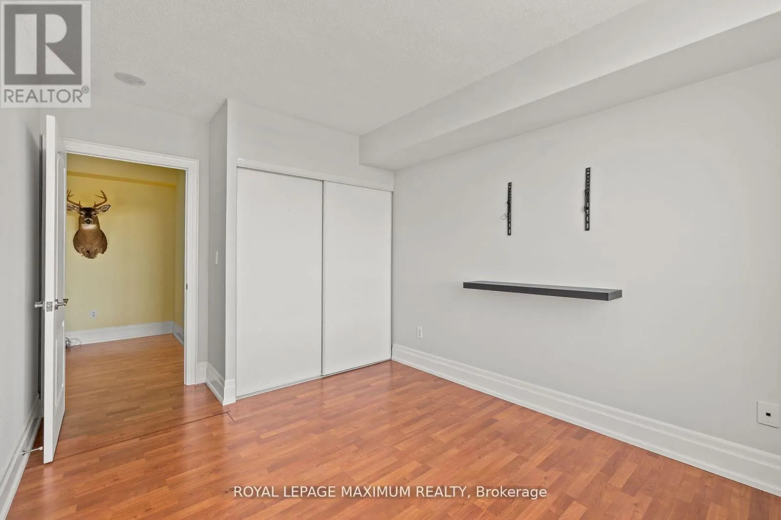807 - 2088 LAWRENCE AVENUE W