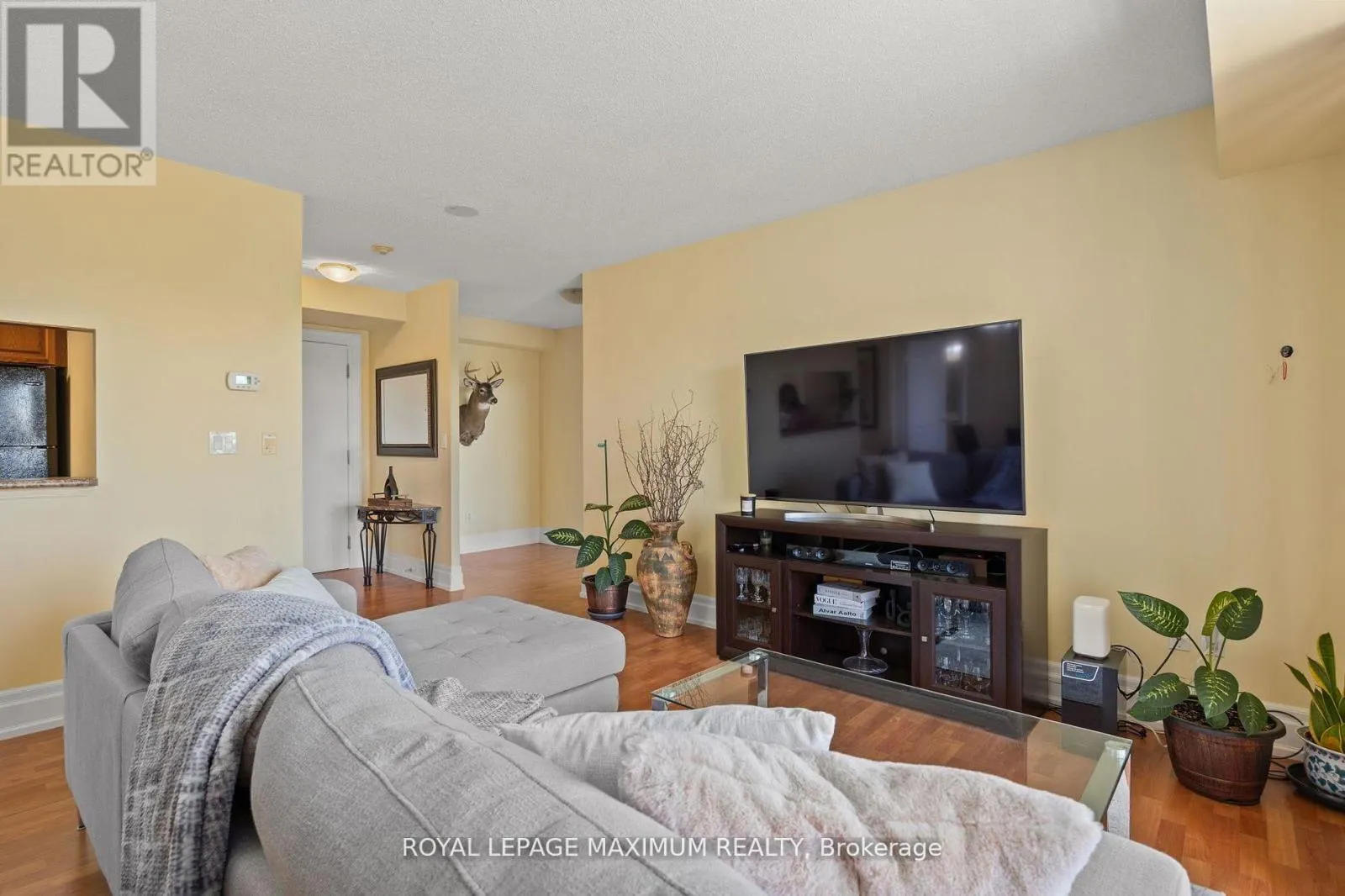 807 - 2088 LAWRENCE AVENUE W