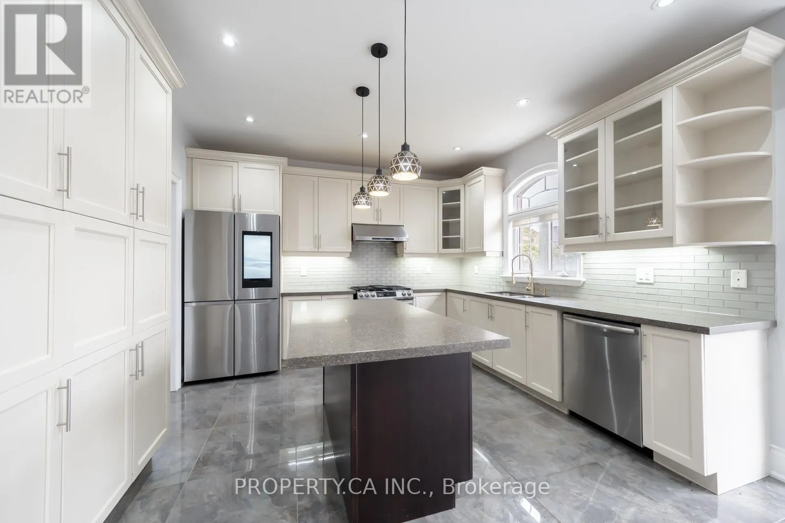 88 ROYAL WEST DRIVE