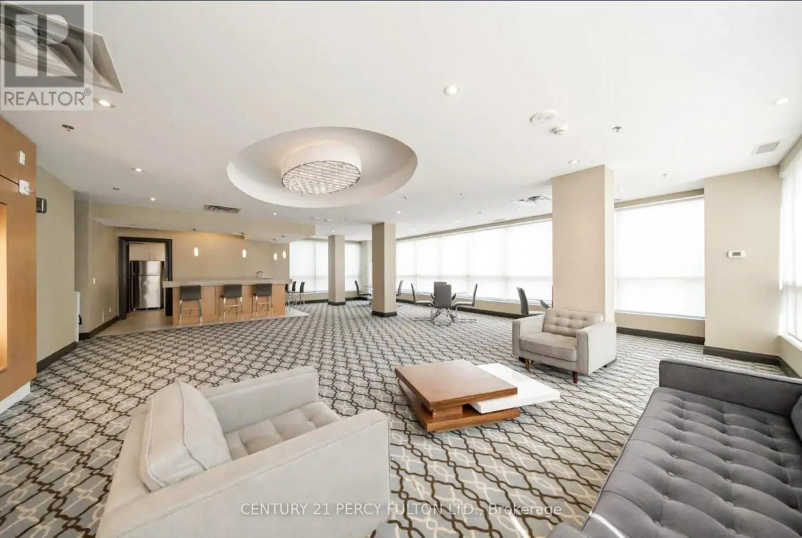902 - 840 QUEENS PLATE DRIVE
