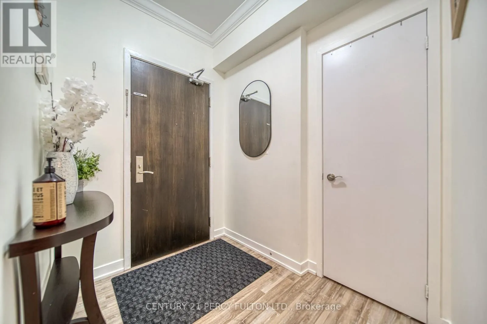 902 - 840 QUEENS PLATE DRIVE