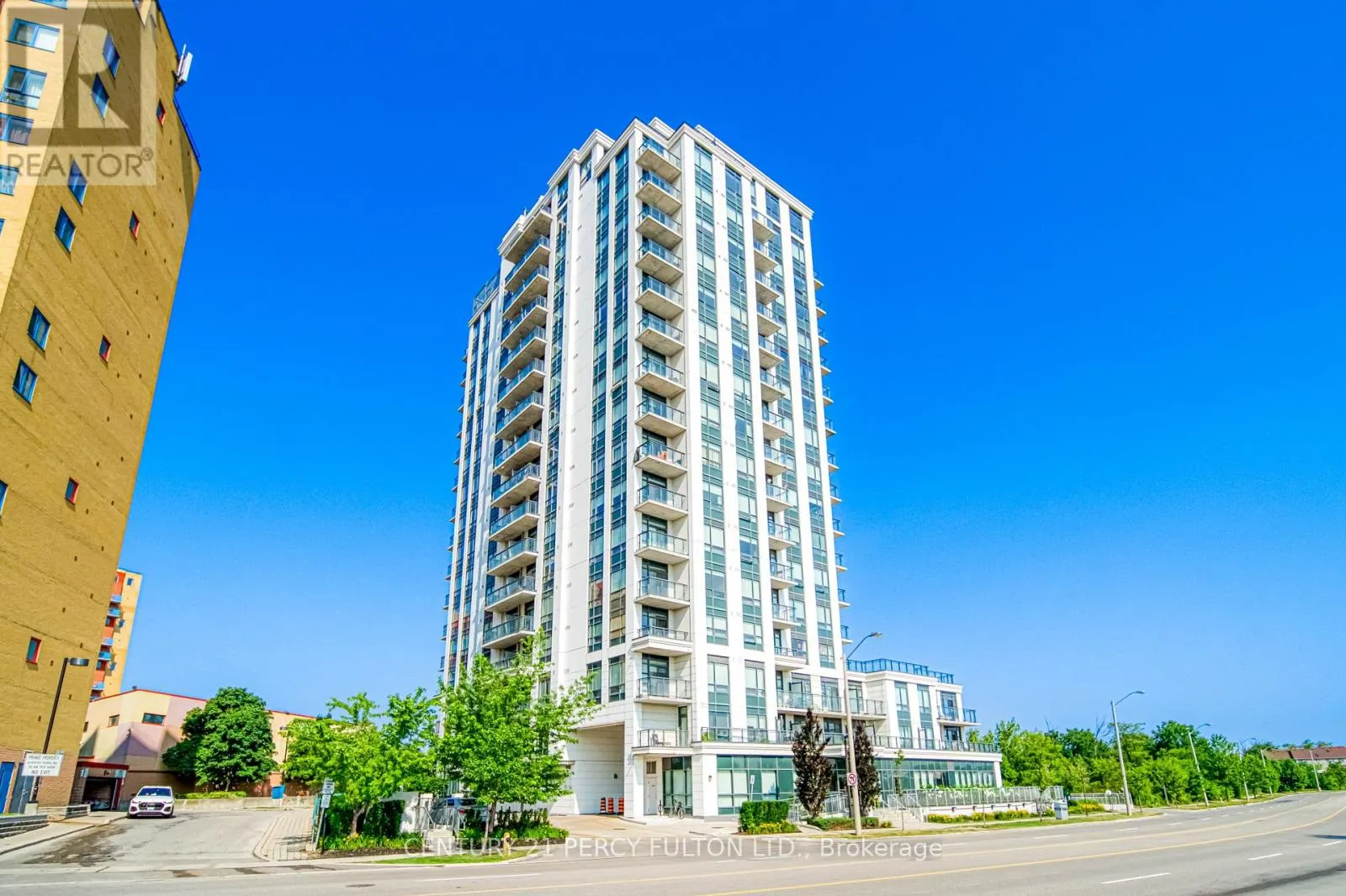 902 - 840 QUEENS PLATE DRIVE