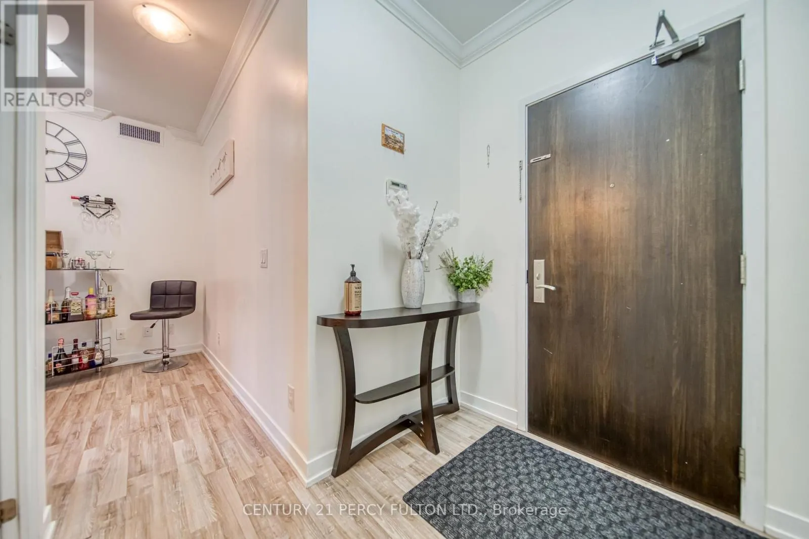 902 - 840 QUEENS PLATE DRIVE