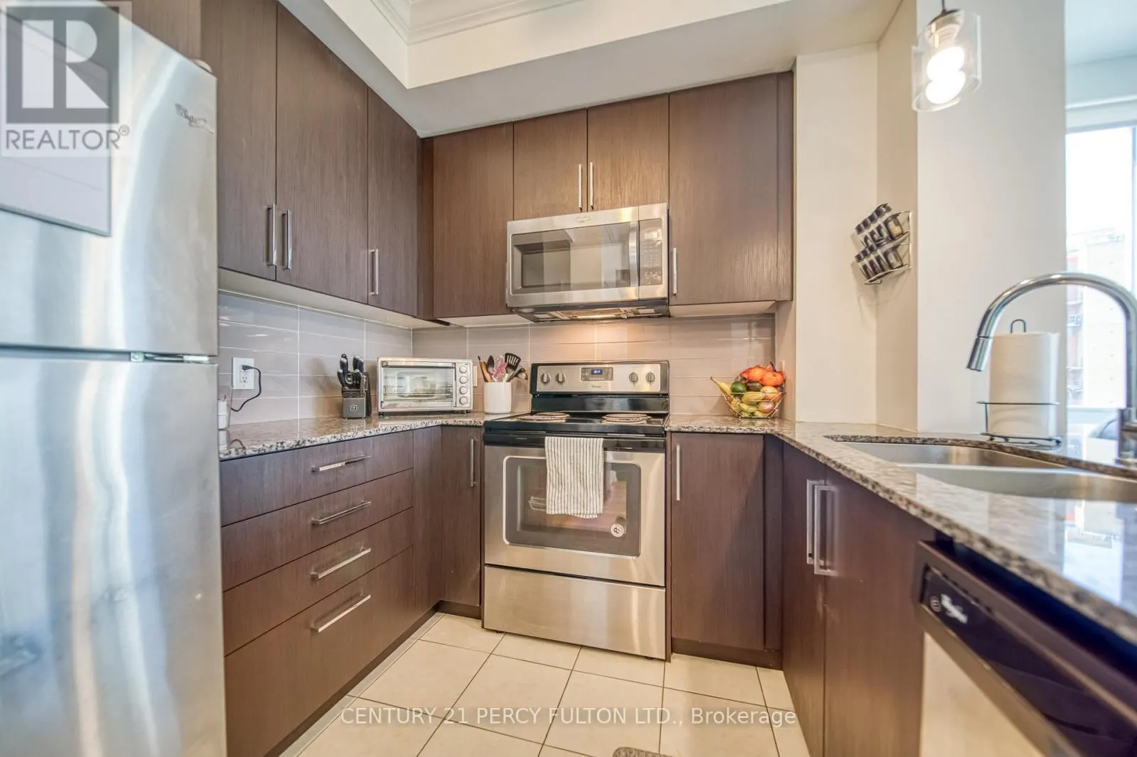 902 - 840 QUEENS PLATE DRIVE