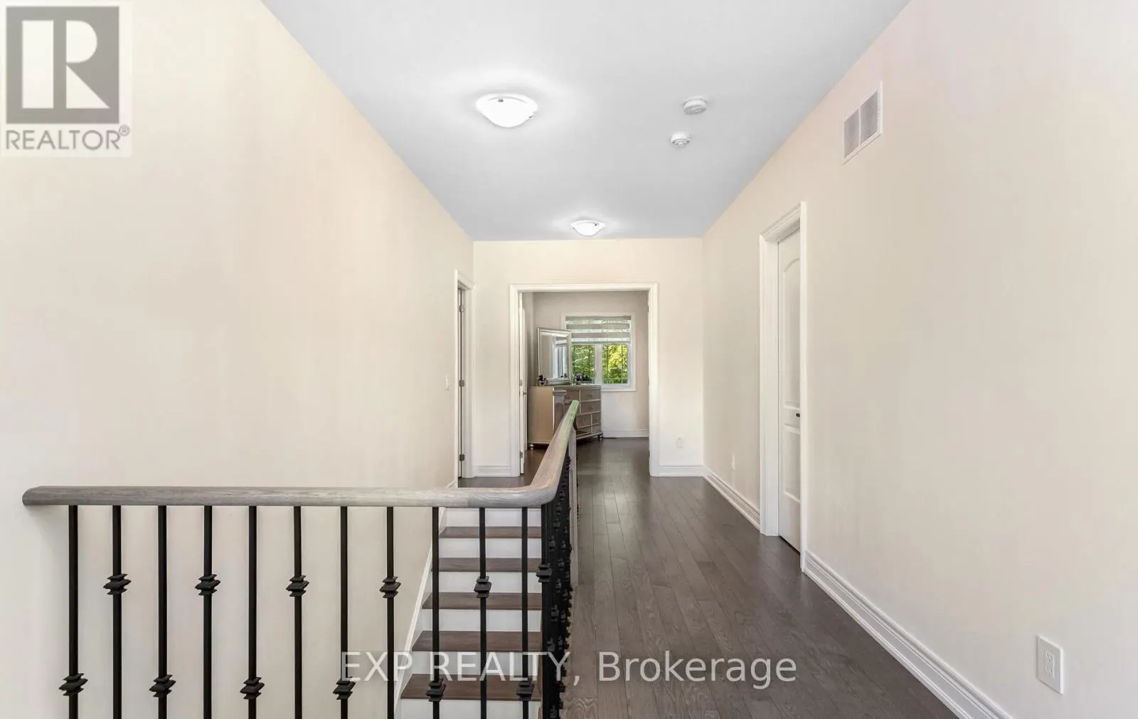 32 DAISY MEADOW CRESCENT