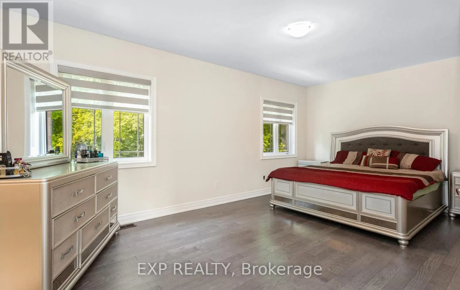 32 DAISY MEADOW CRESCENT