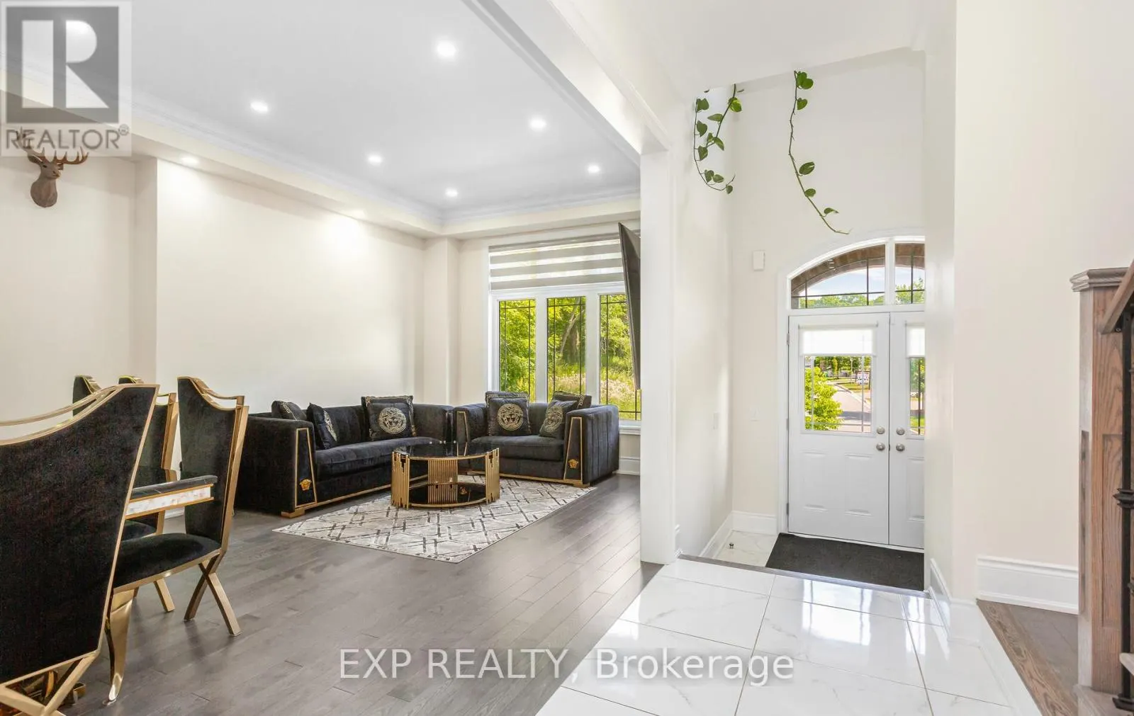 32 DAISY MEADOW CRESCENT