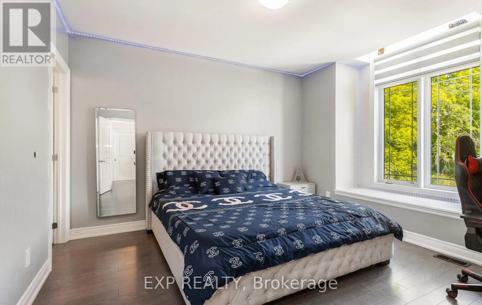 32 DAISY MEADOW CRESCENT
