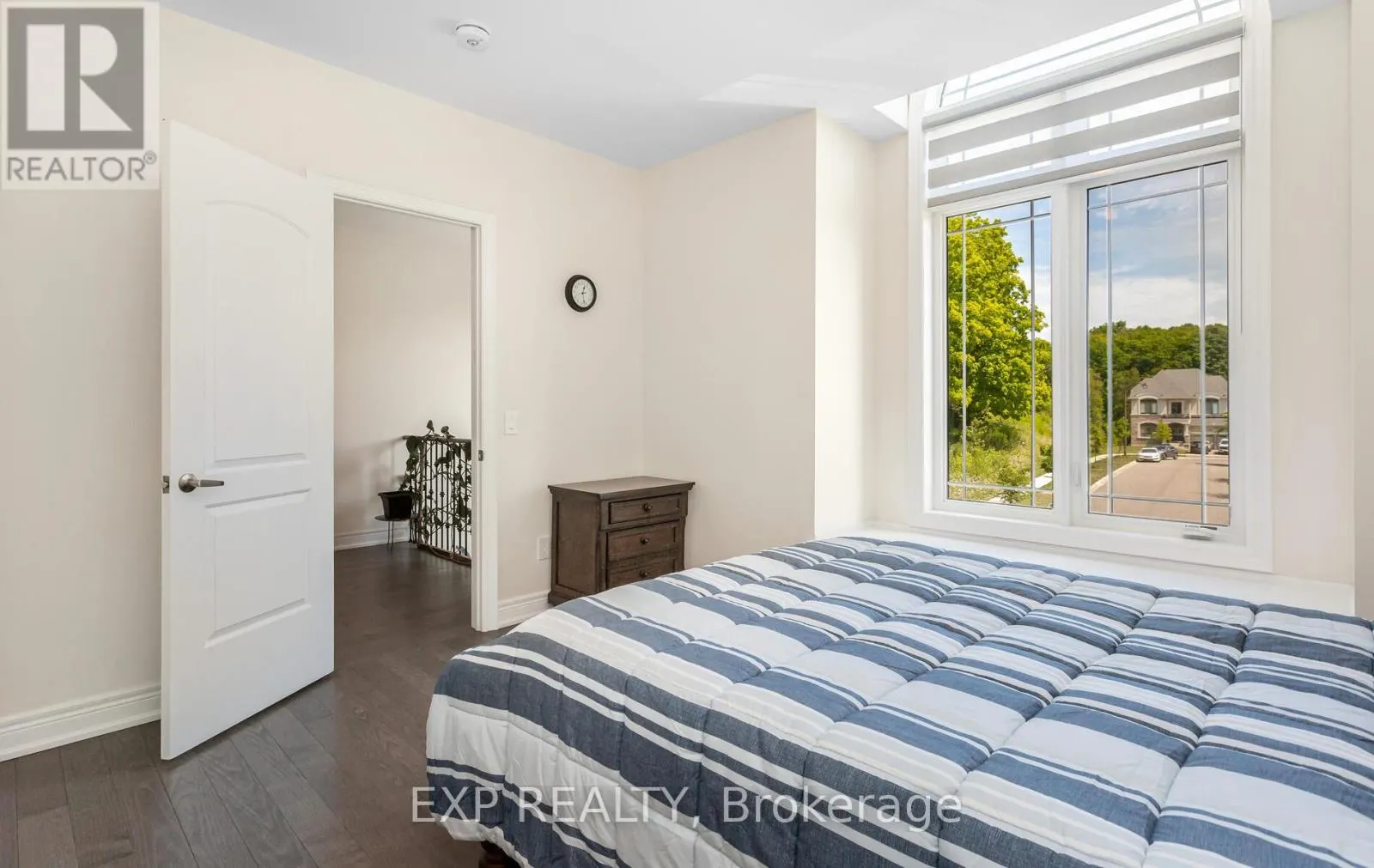 32 DAISY MEADOW CRESCENT