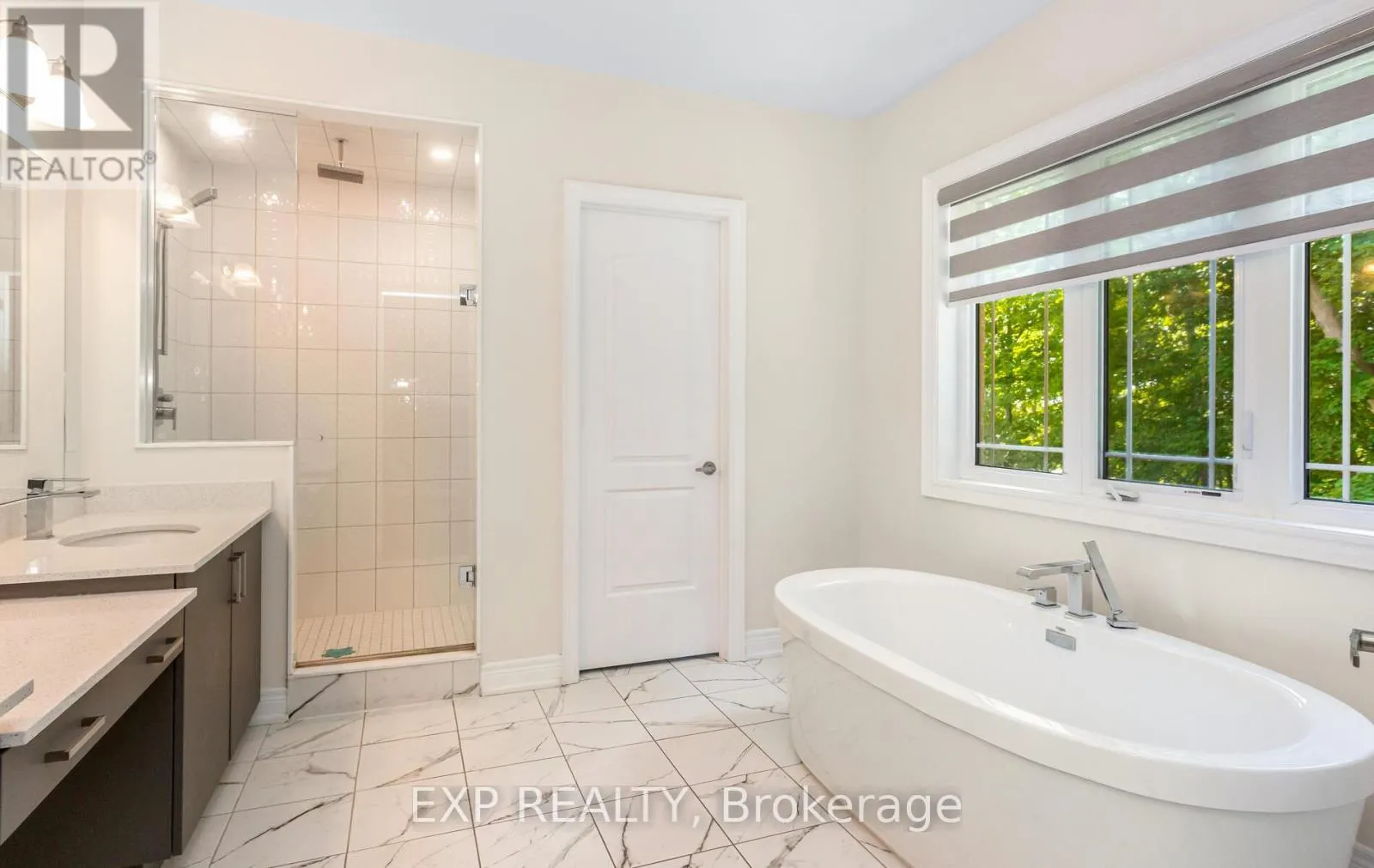 32 DAISY MEADOW CRESCENT