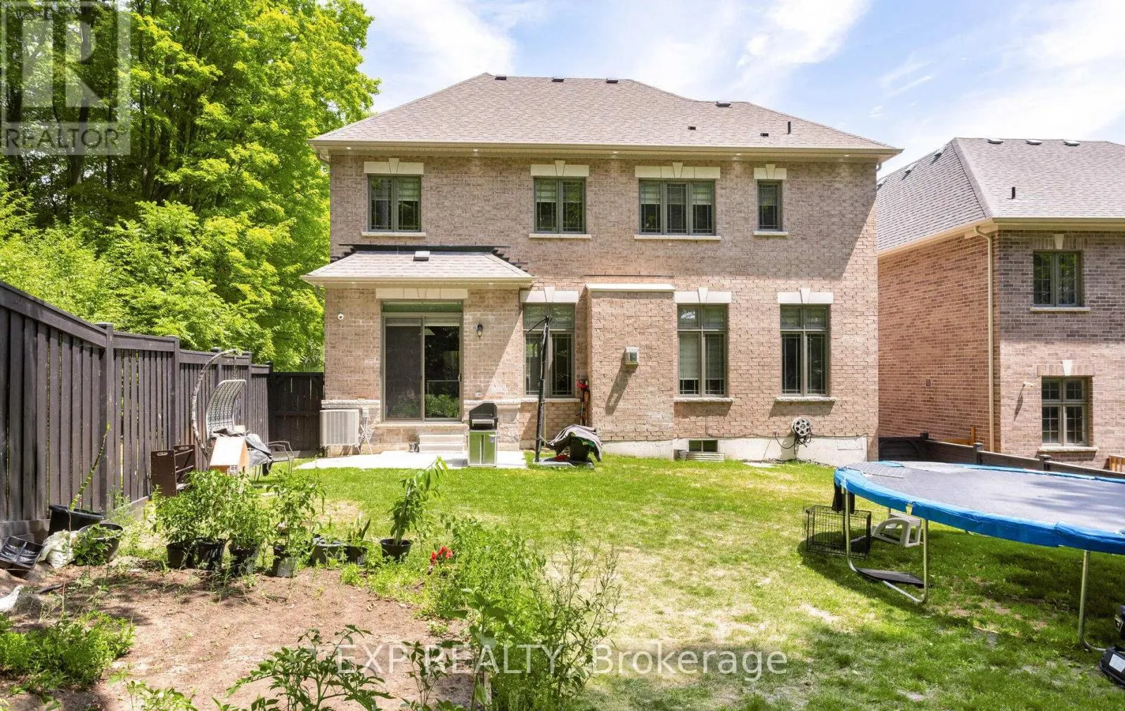 32 DAISY MEADOW CRESCENT