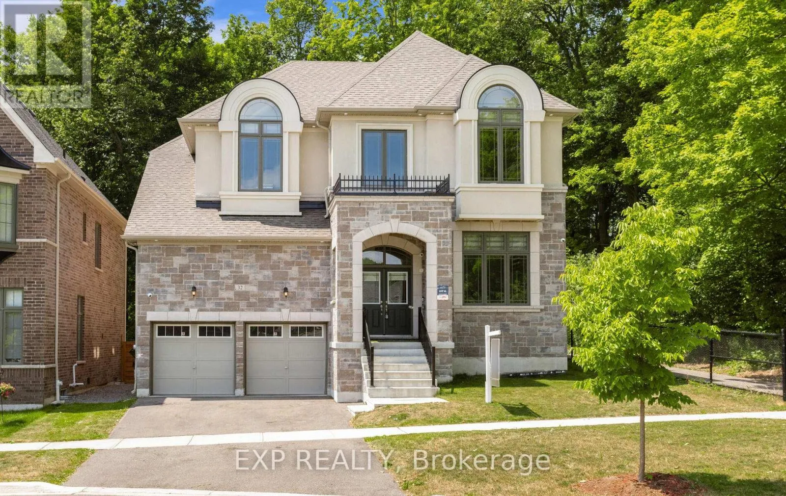 32 DAISY MEADOW CRESCENT