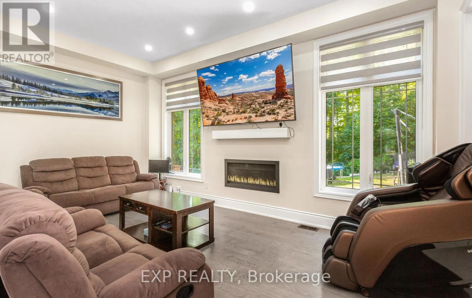 32 DAISY MEADOW CRESCENT