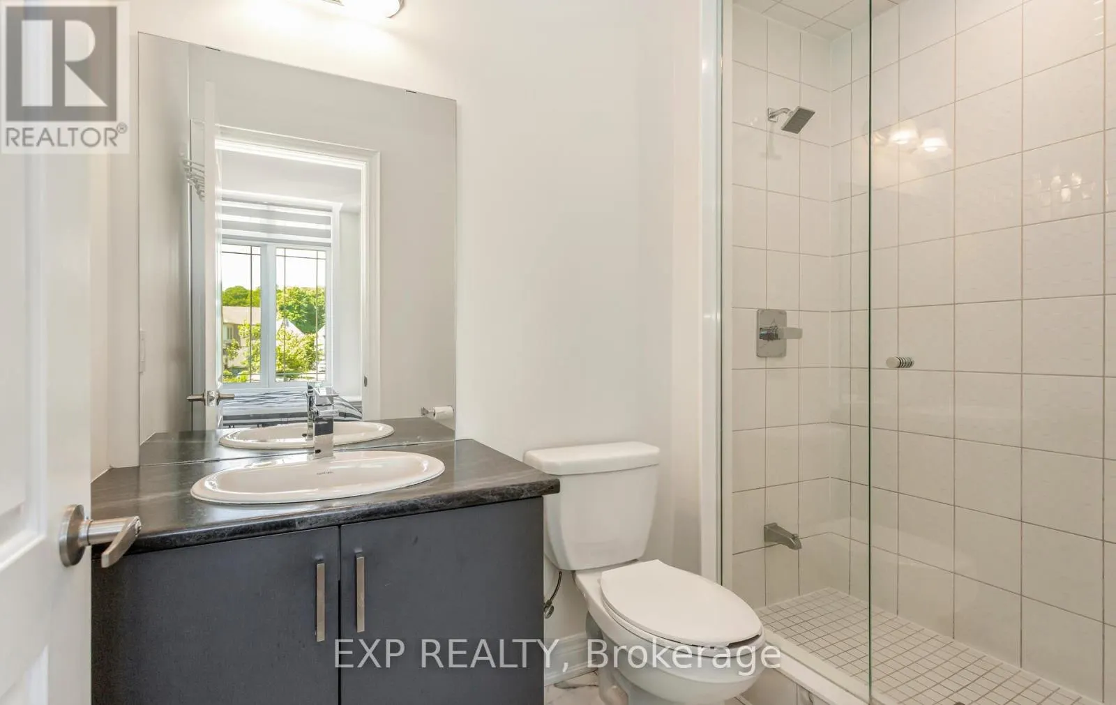 32 DAISY MEADOW CRESCENT