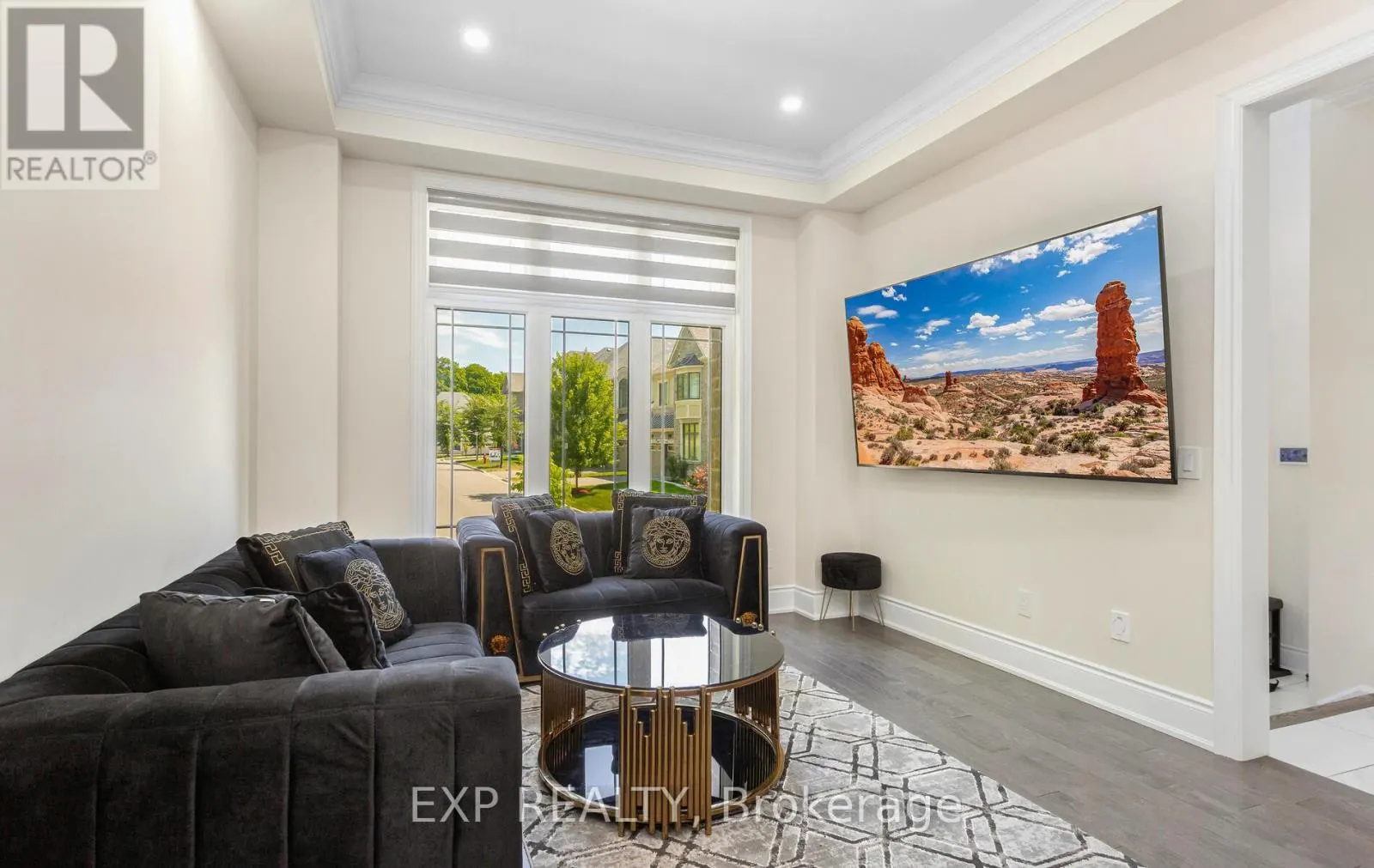 32 DAISY MEADOW CRESCENT