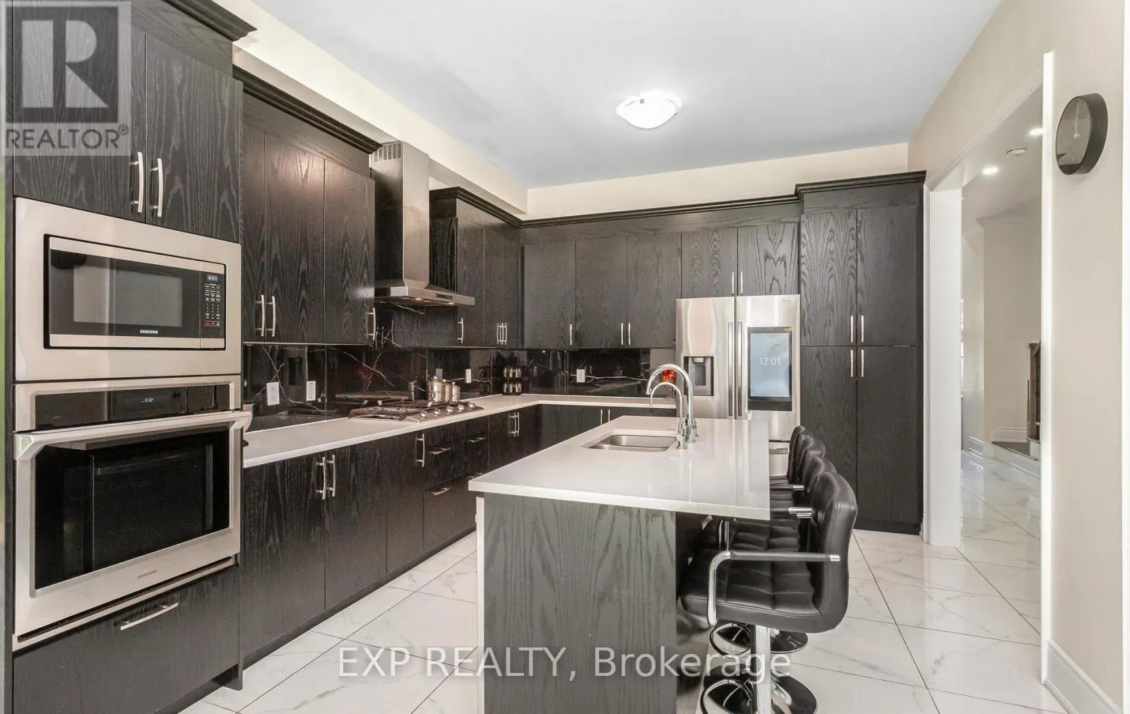 32 DAISY MEADOW CRESCENT