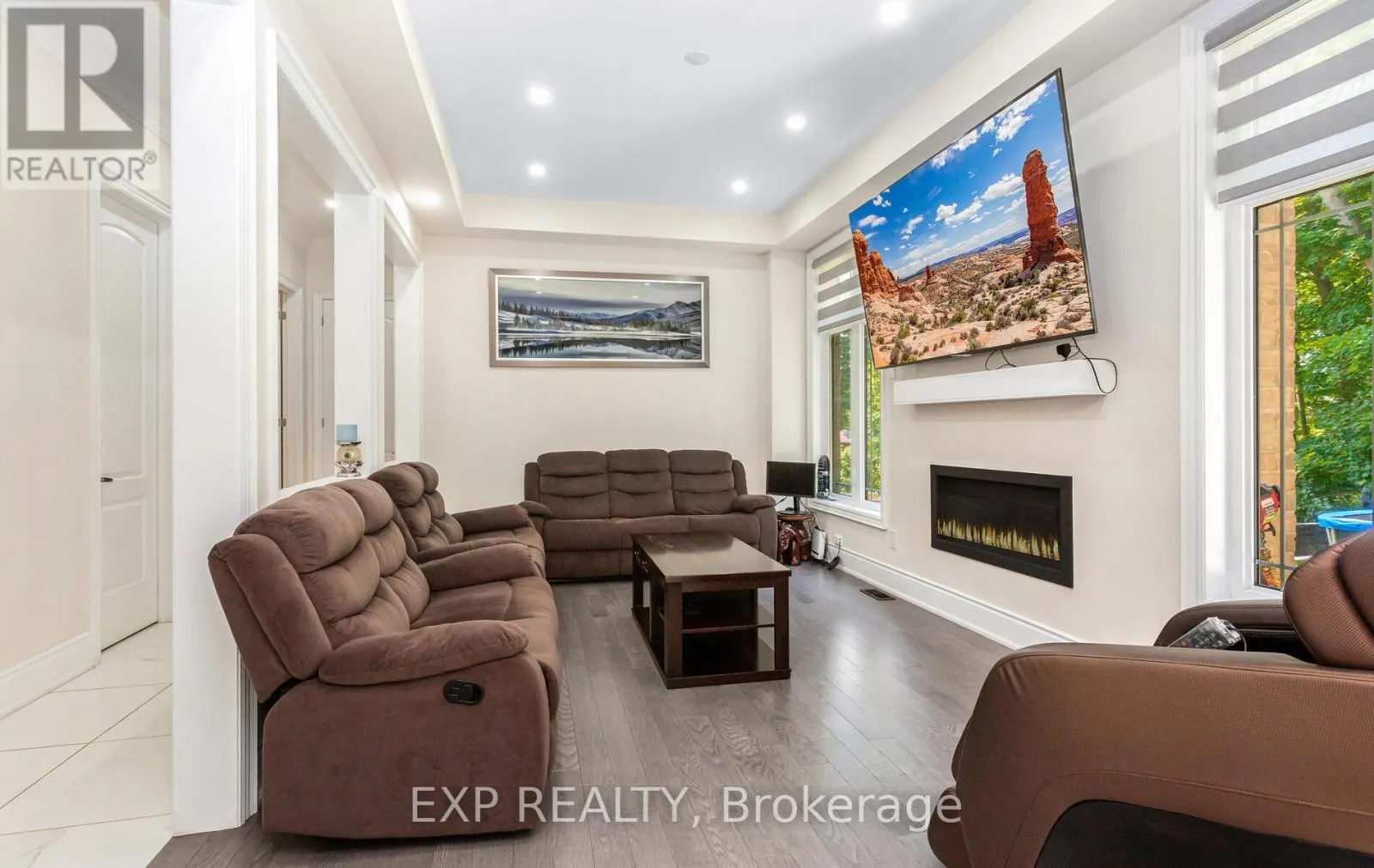32 DAISY MEADOW CRESCENT