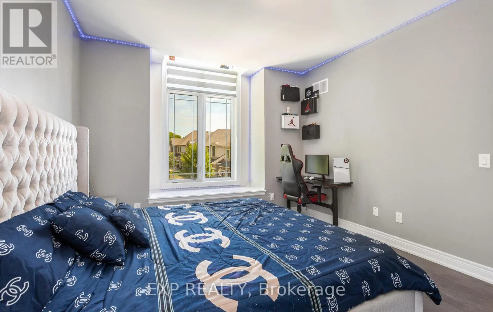32 DAISY MEADOW CRESCENT