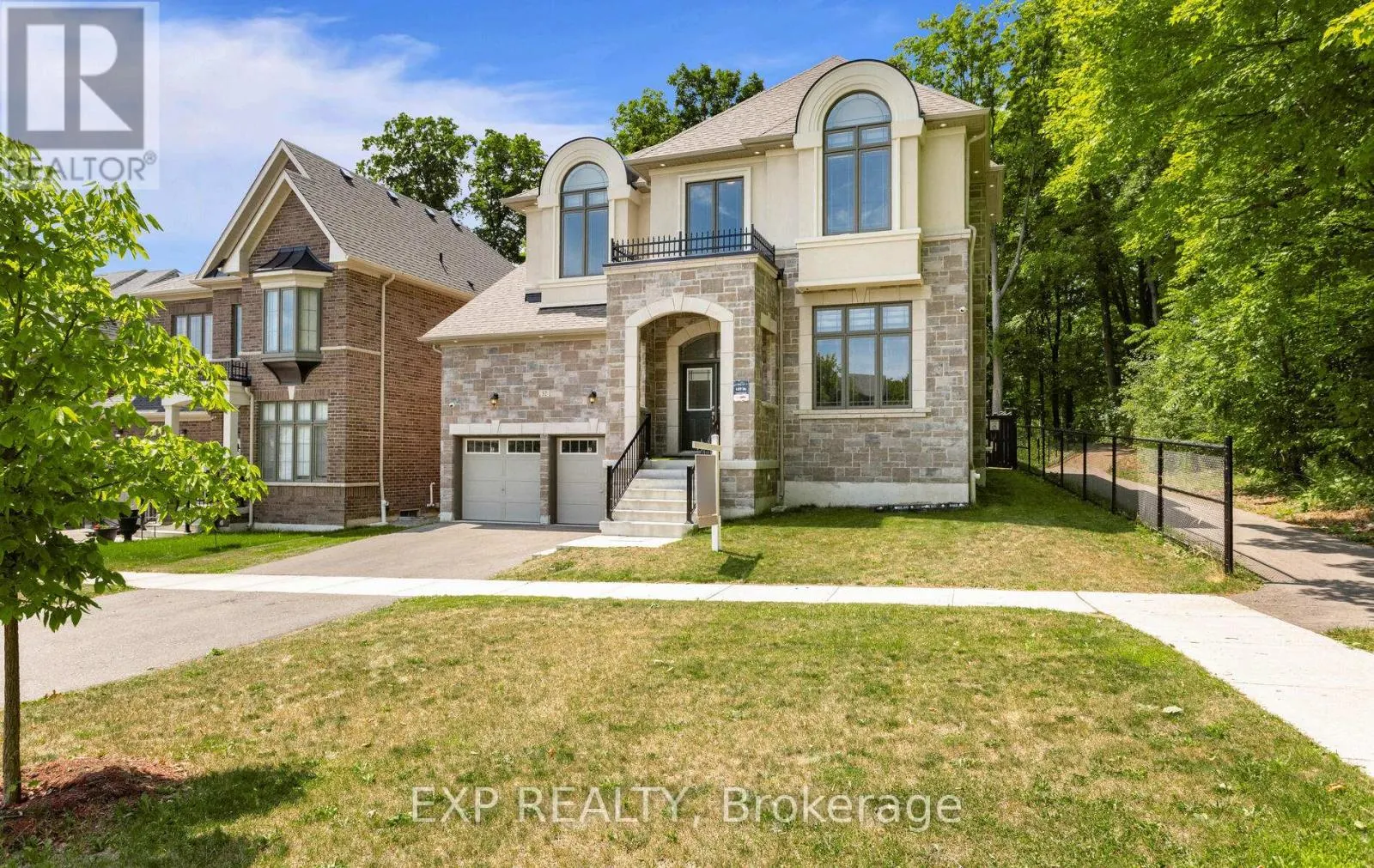 32 DAISY MEADOW CRESCENT