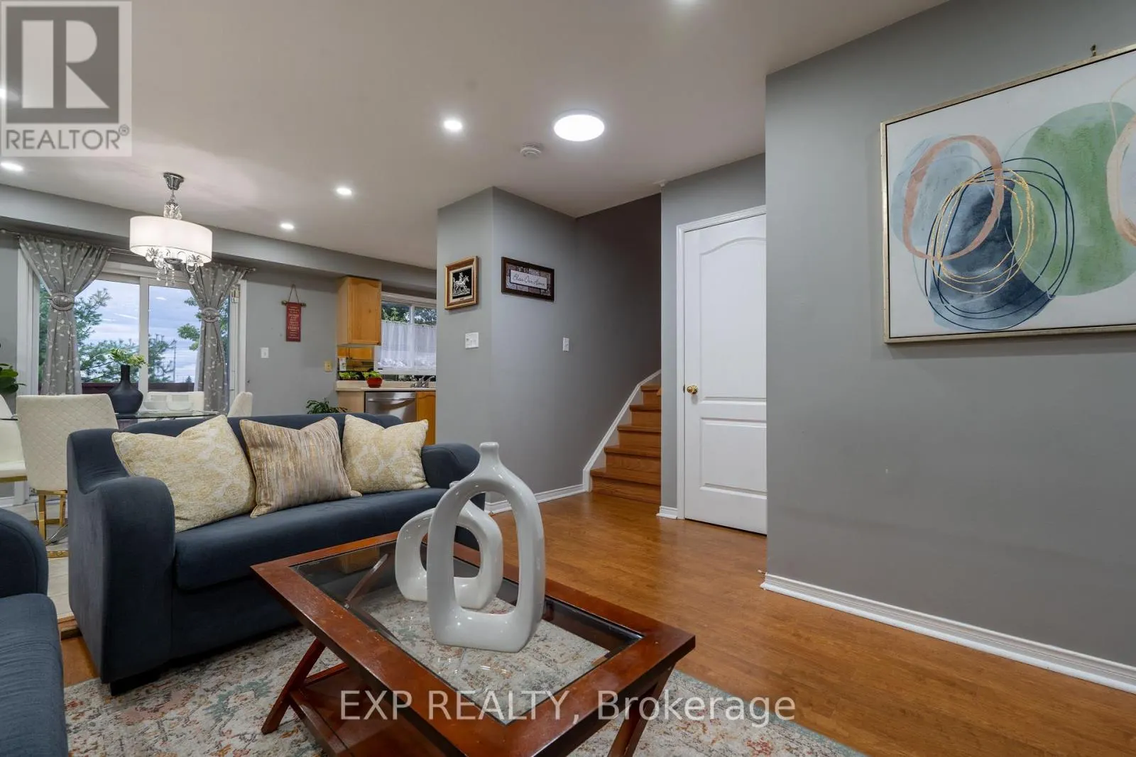 37 FARTHINGALE CRESCENT