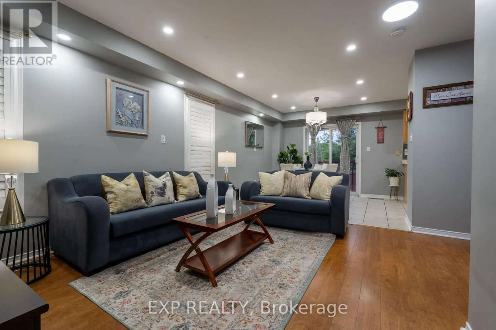 37 FARTHINGALE CRESCENT