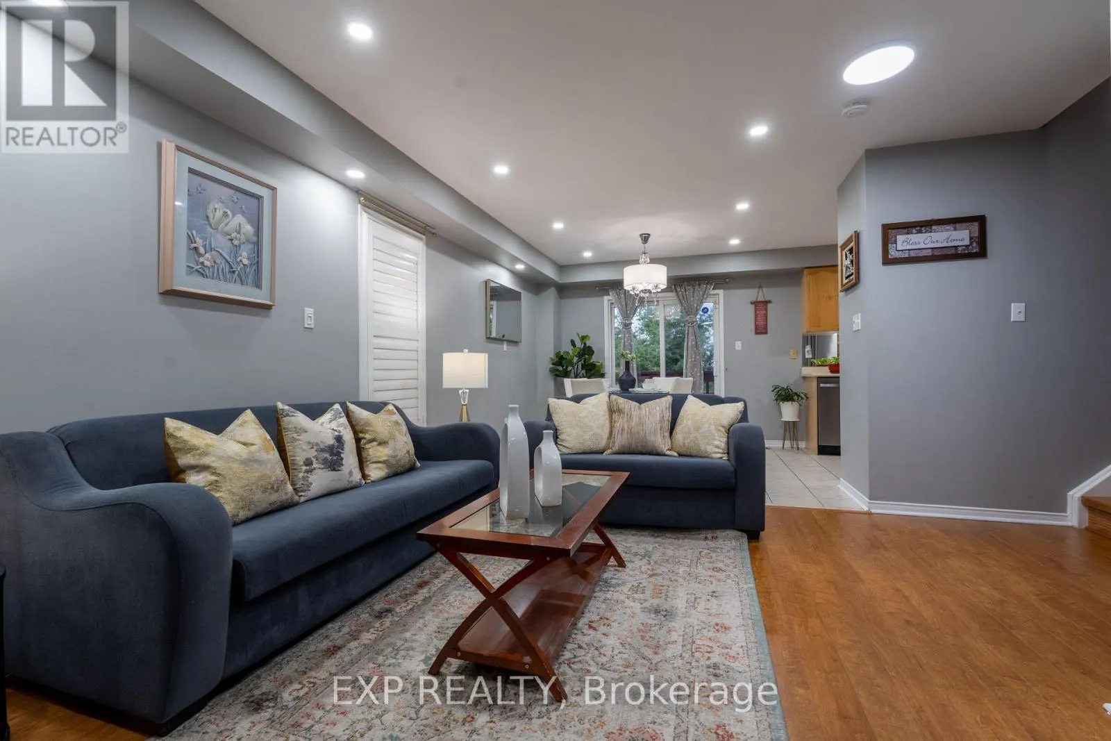 37 FARTHINGALE CRESCENT