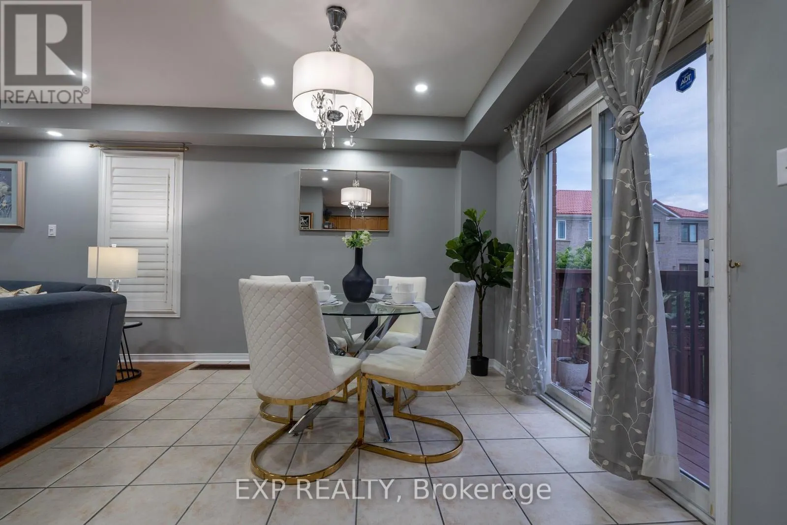 37 FARTHINGALE CRESCENT