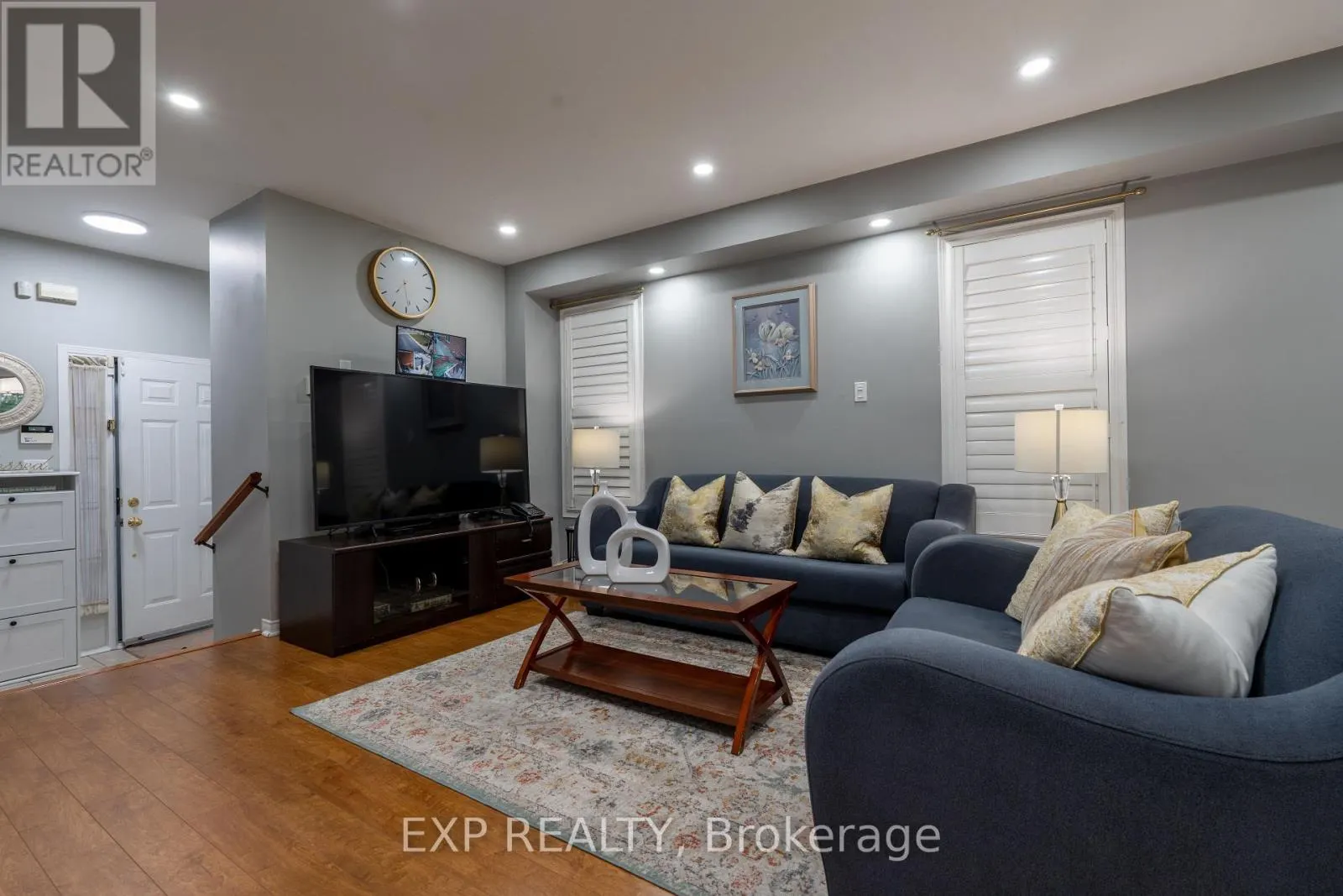 37 FARTHINGALE CRESCENT