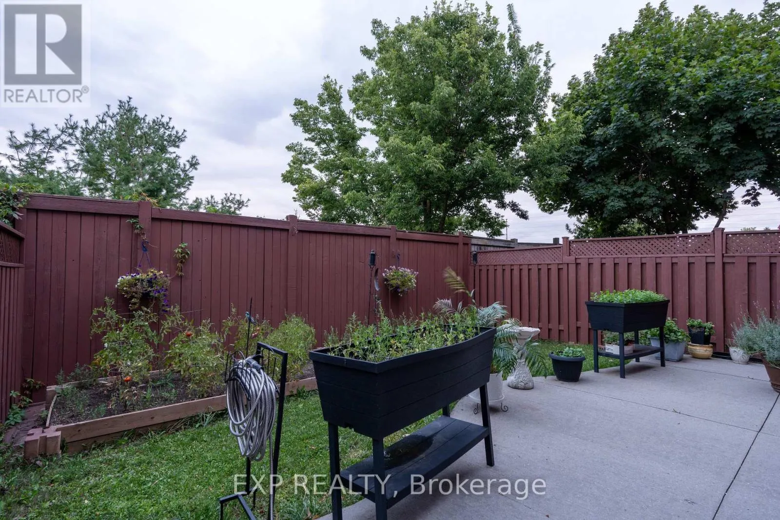 37 FARTHINGALE CRESCENT