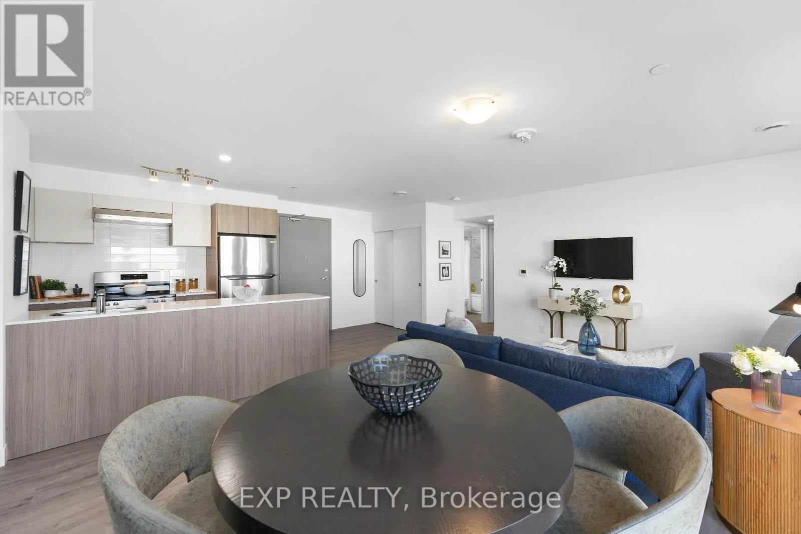 712 - 100 MANETT CRESCENT