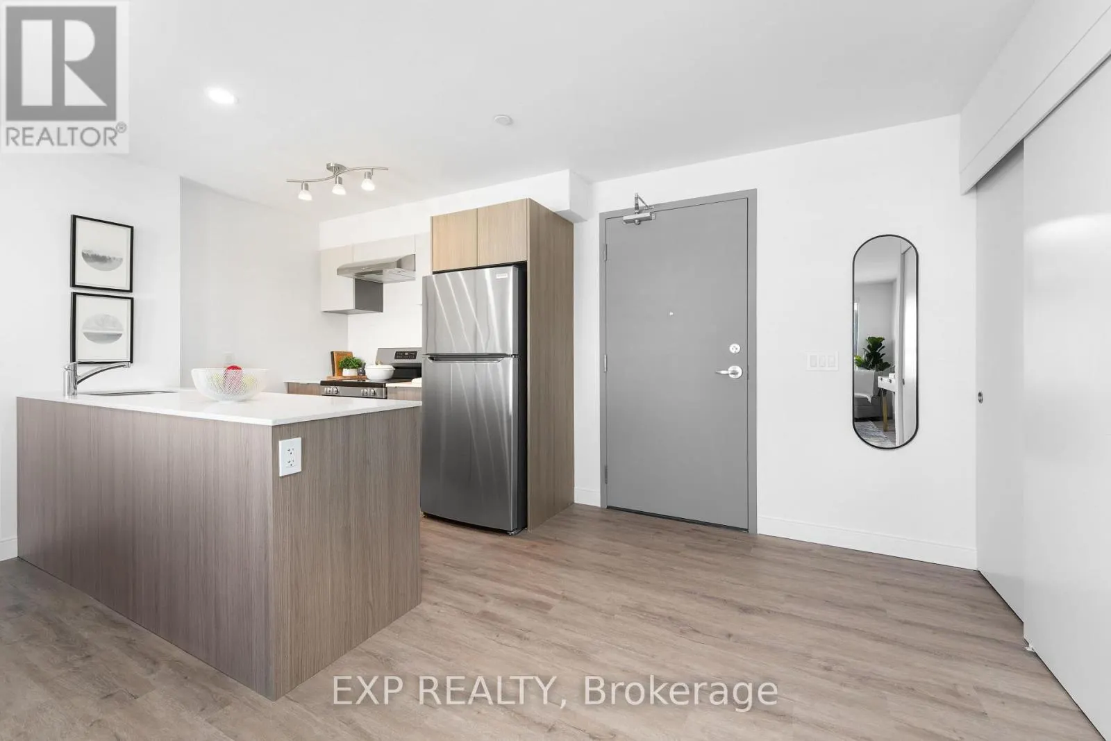 712 - 100 MANETT CRESCENT