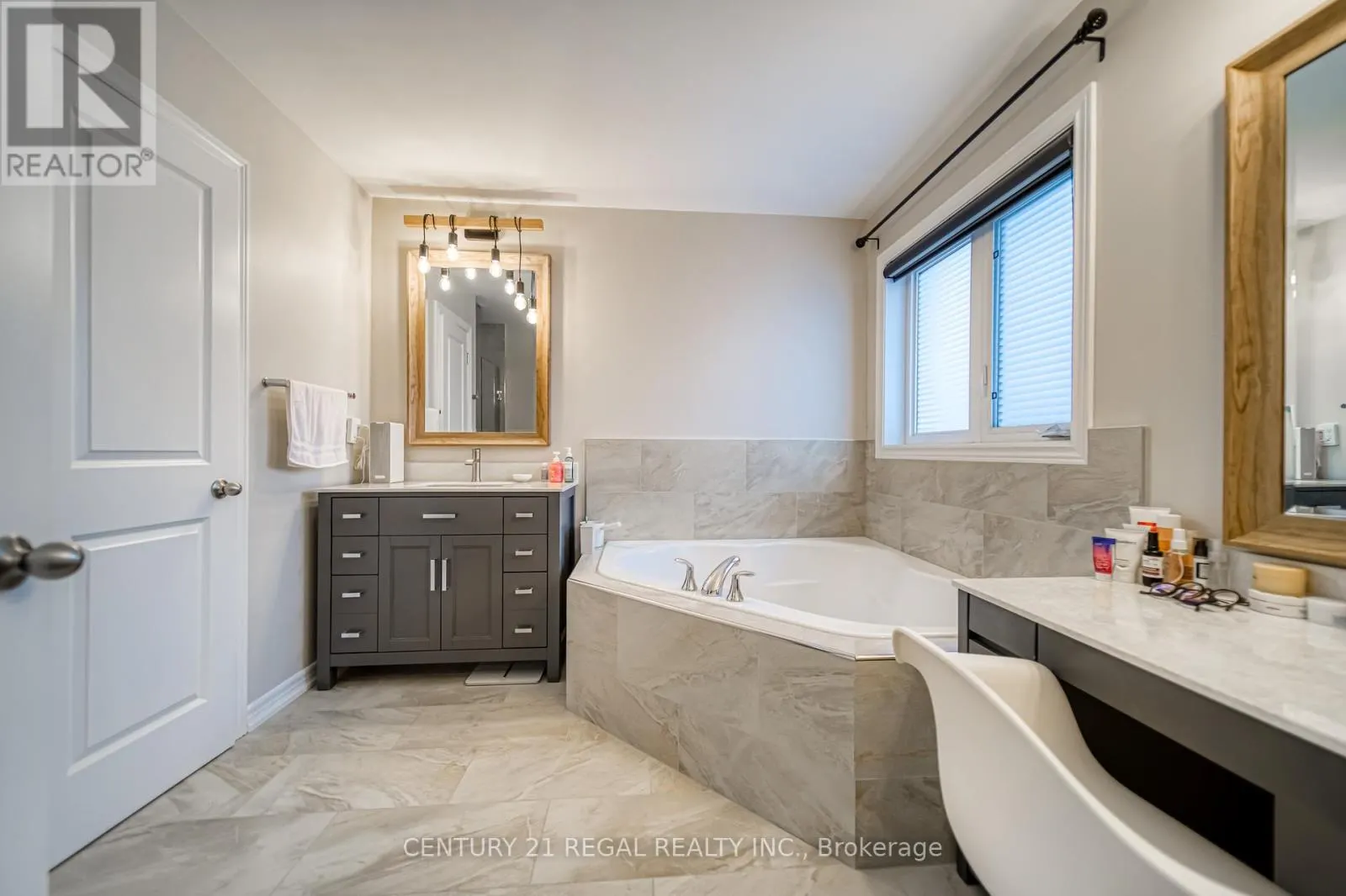 3095 ROBERT BROWN BOULEVARD