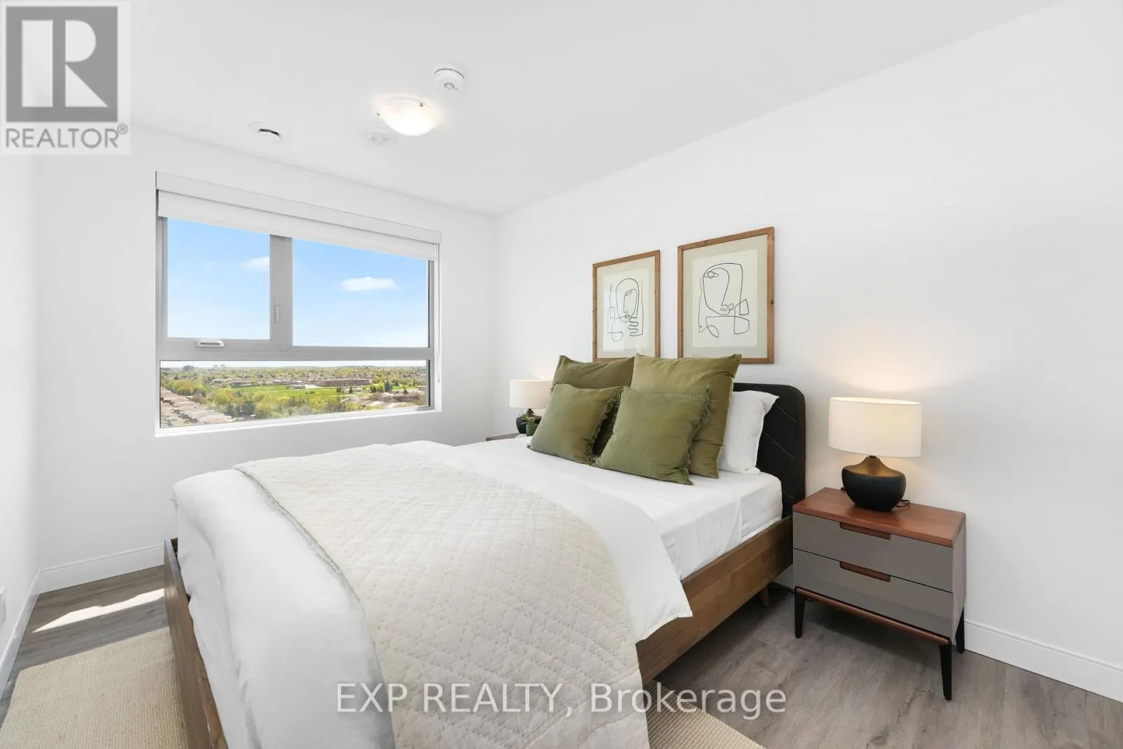 404 - 100 MANETT CRESCENT