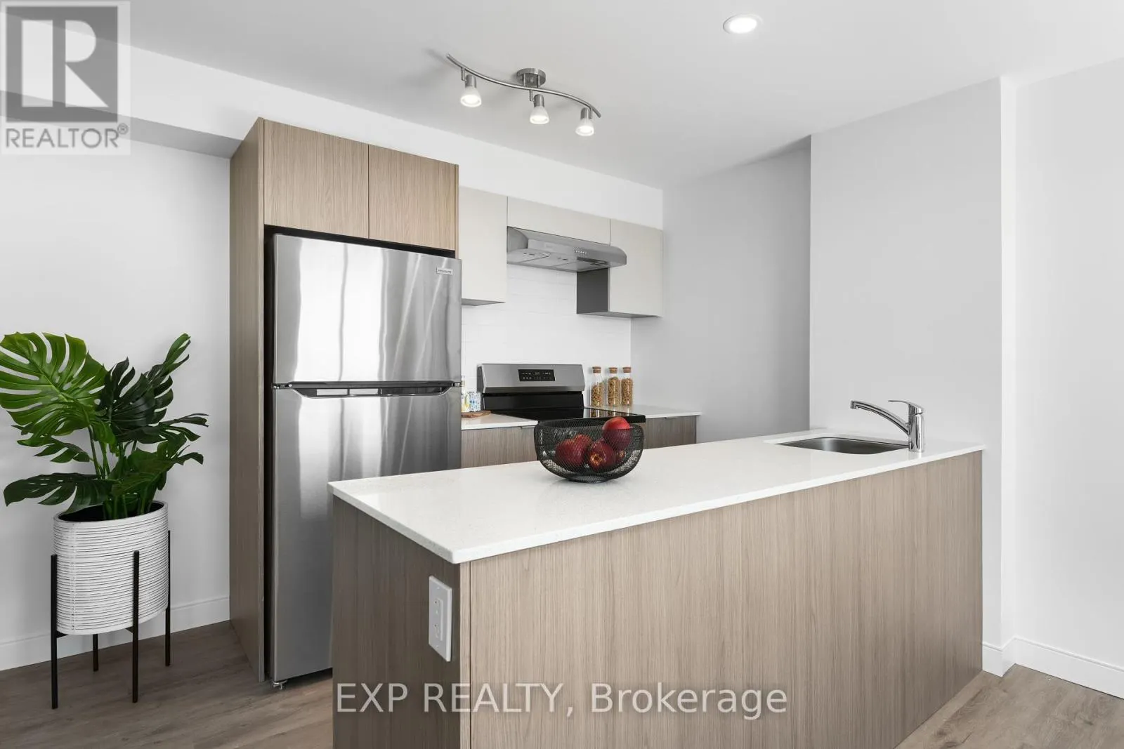 404 - 100 MANETT CRESCENT