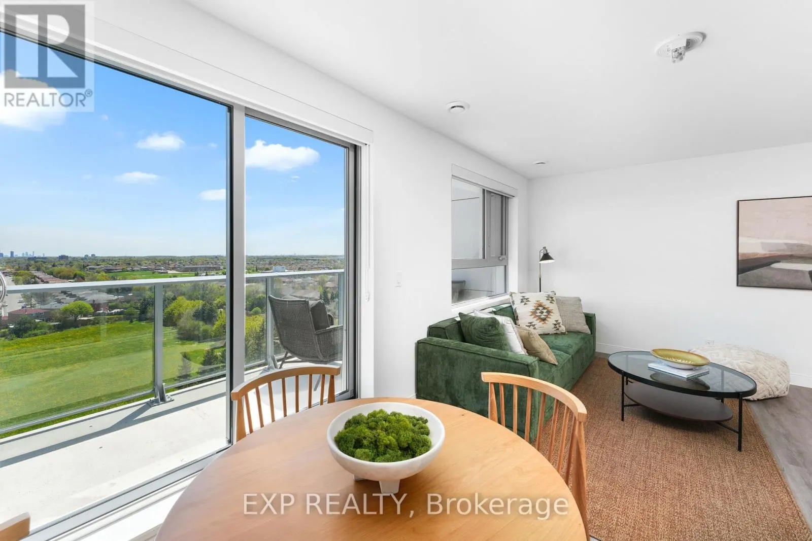 404 - 100 MANETT CRESCENT