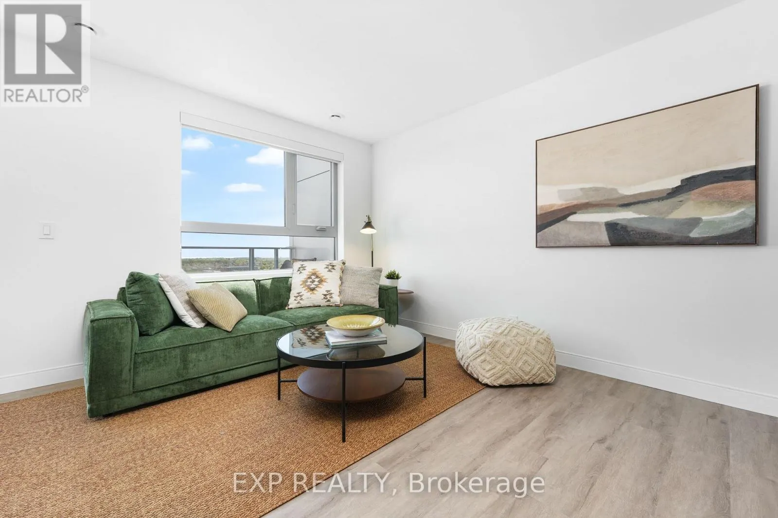 404 - 100 MANETT CRESCENT