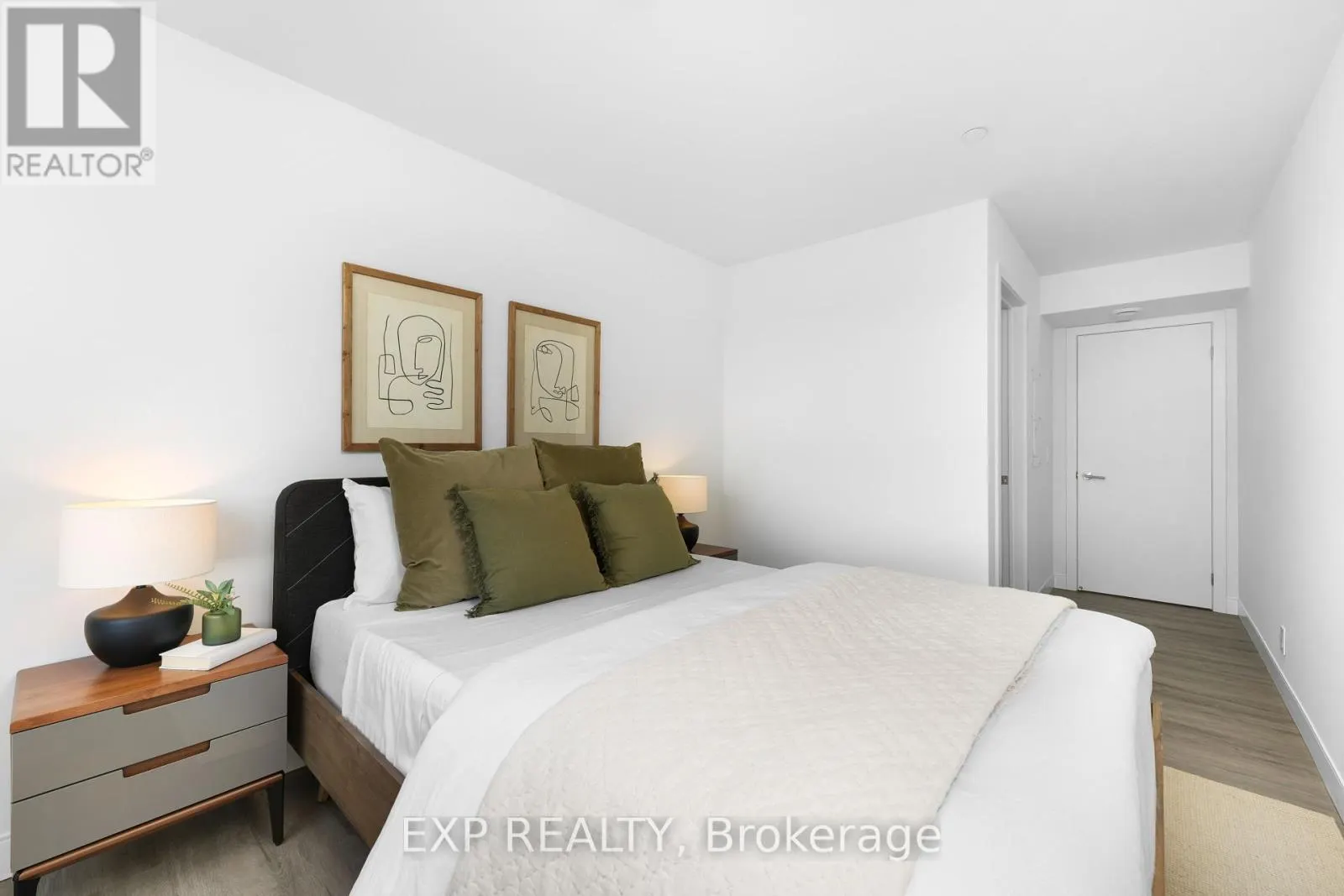 404 - 100 MANETT CRESCENT
